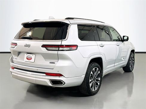 Used 2021 Jeep Grand Cherokee L Overland image 4