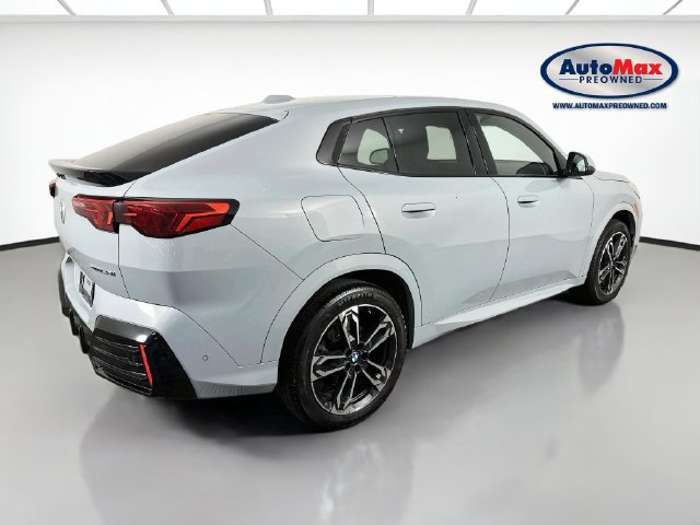 Used 2025 BMW X2 xDrive28i AWD/4WD image 2