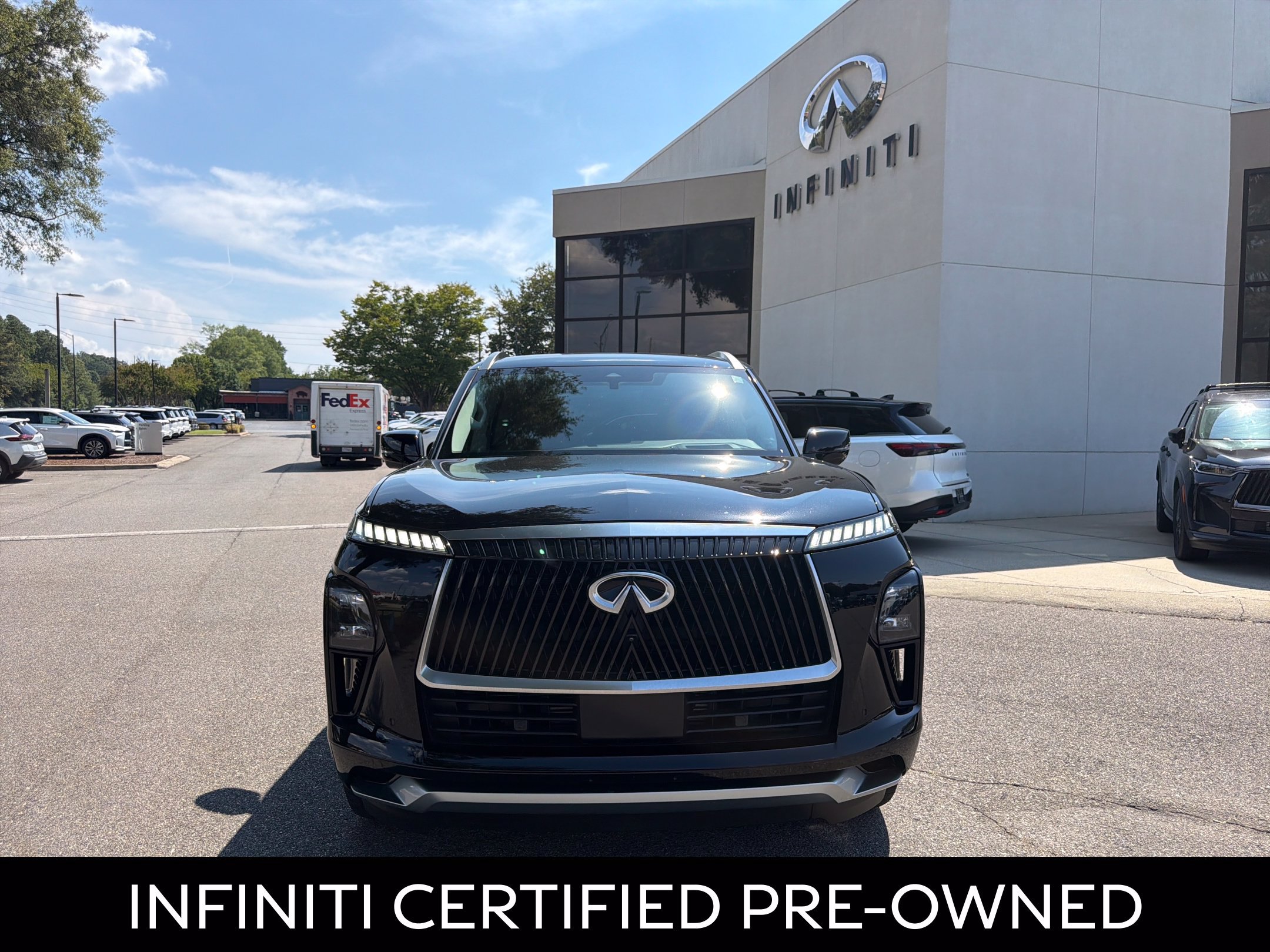 Certified 2025 INFINITI QX80 Luxe RWD image 3