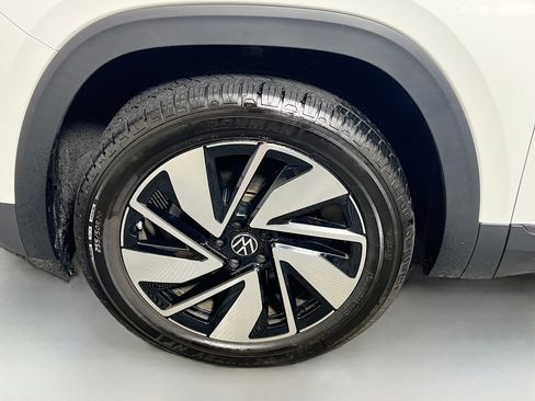 Used 2024 Volkswagen Atlas SE image 13