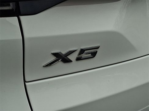 Used 2024 BMW X5 xDrive40i w/ Parking Assistance Package image 30