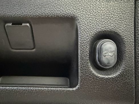 Used 2019 GMC Yukon XL Denali w/ Open Road Package image 14