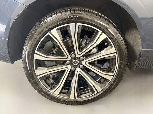 Used 2023 Volvo XC60 B5 Ultimate w/ Protection Package Premier FWD image 33