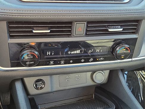 Used 2026 Nissan Rogue SV image 29