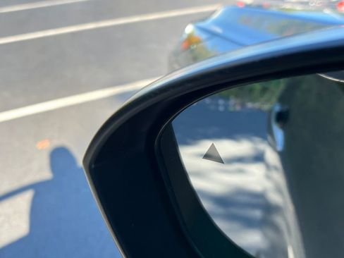 Used 2023 Nissan Rogue SV image 24