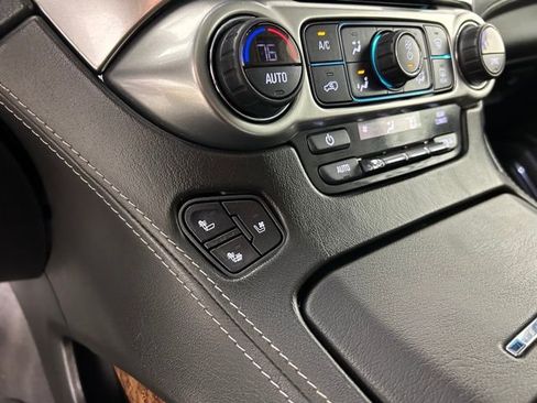 Used 2019 Chevrolet Suburban Premier AWD/4WD image 25