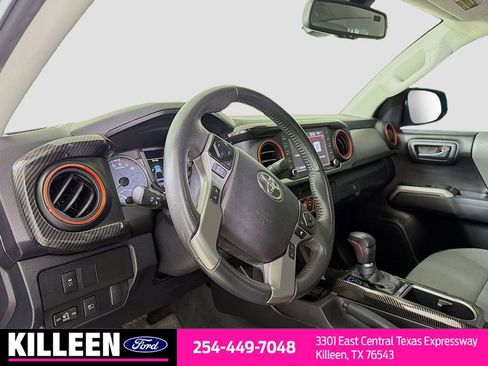 Used 2021 Toyota Tacoma 2WD Double Cab image 10