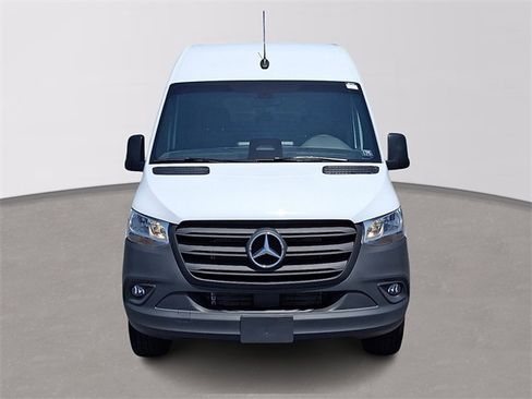 Used 2025 Mercedes-Benz Sprinter 2500 image 2