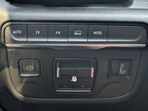 Used 2021 Cadillac Escalade ESV Sport w/ LPO, Illumination Package AWD/4WD image 13