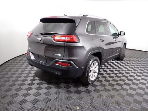 Used 2014 Jeep Cherokee Latitude w/ Cold Weather Group image 16