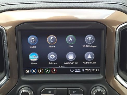 Used 2020 Chevrolet Silverado 1500 High Country w/ Technology Package image 34