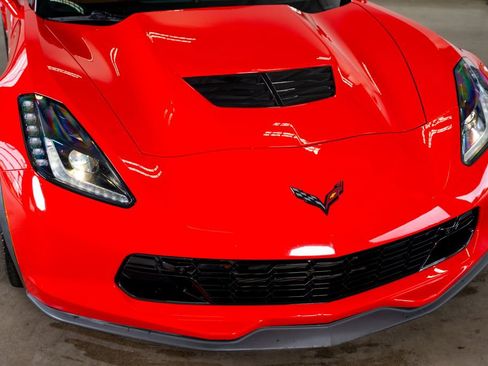 Used 2018 Chevrolet Corvette Z06 RWD image 5