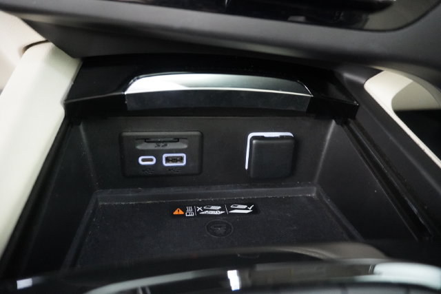 Used 2022 Buick Envision Avenir w/ Technology Package II AWD/4WD image 30