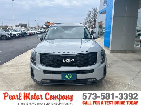 Used 2022 Kia Telluride SX w/ SX Prestige Package image 2