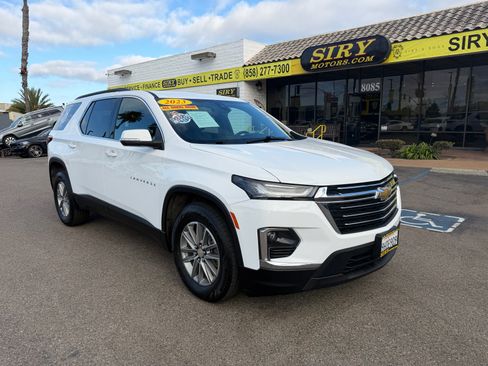 Used 2023 Chevrolet Traverse LT w/ LPO, Floor Liner Package AWD/4WD image 1