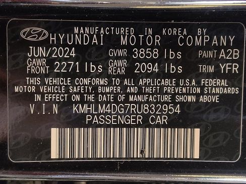Used 2024 Hyundai Elantra SEL FWD image 33