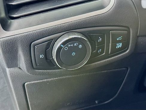 Used 2024 Ford Edge SEL w/ Convenience Package image 16