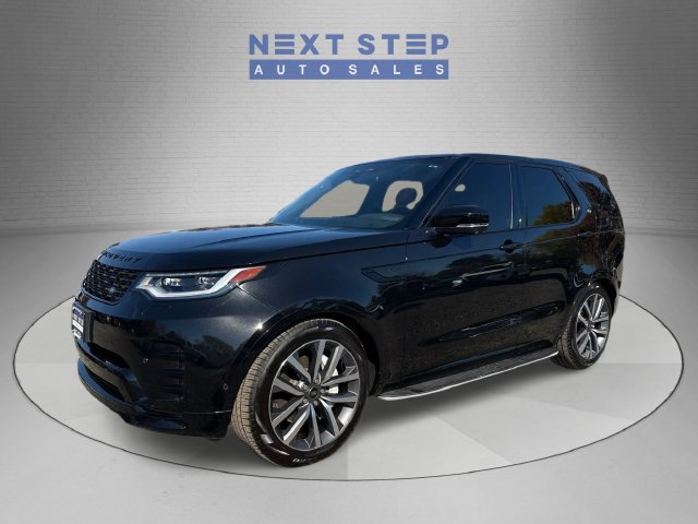 Used 2024 Land Rover Discovery Dynamic SE AWD/4WD image 3