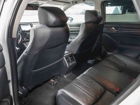 Used 2018 Honda Accord Touring image 19
