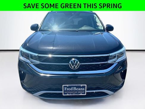 Used 2022 Volkswagen Taos SEL AWD/4WD image 2