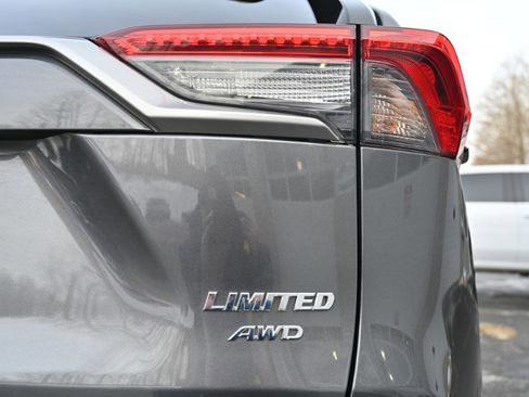 Used 2021 Toyota RAV4 Limited image 14