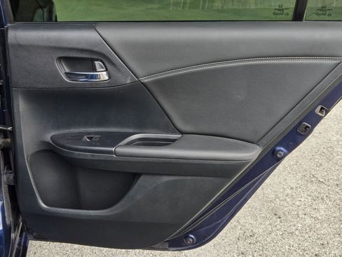 Used 2017 Honda Accord Sport image 23