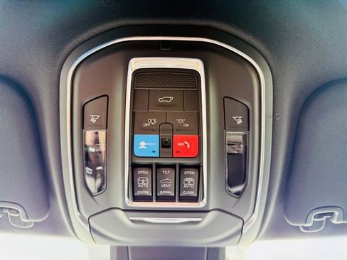 New 2025 Jeep Wagoneer S Limited AWD/4WD image 19