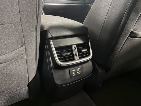 Used 2024 Subaru Outback Premium image 19