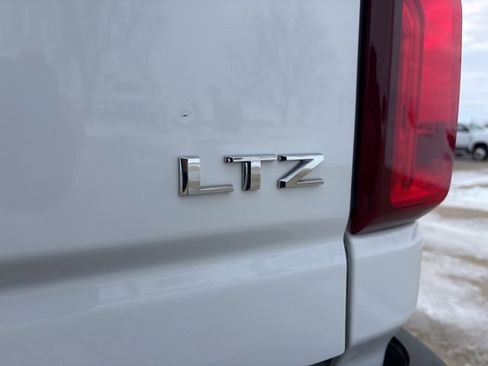 Used 2021 Chevrolet Silverado 3500 LTZ w/ LTZ Convenience Package image 10