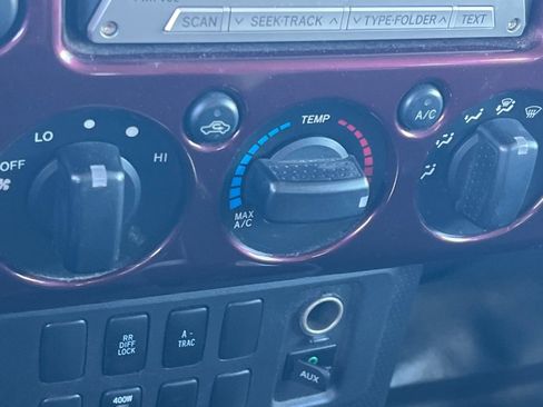 Used 2007 Toyota FJ Cruiser 4WD image 16