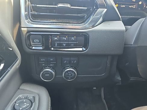 Used 2025 GMC Yukon Elevation w/ LPO, Floor Liner Package AWD/4WD image 27