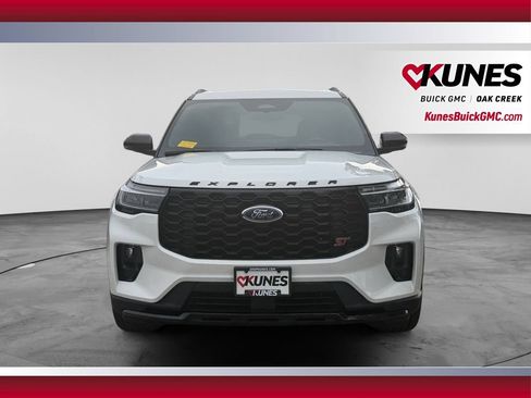 Used 2025 Ford Explorer ST AWD/4WD image 3