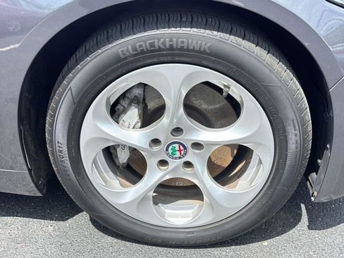 Used 2019 Alfa Romeo Giulia AWD image 30