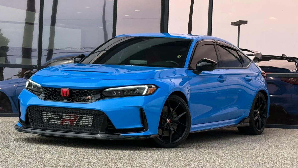 Used 2024 Honda Civic Type R image 2