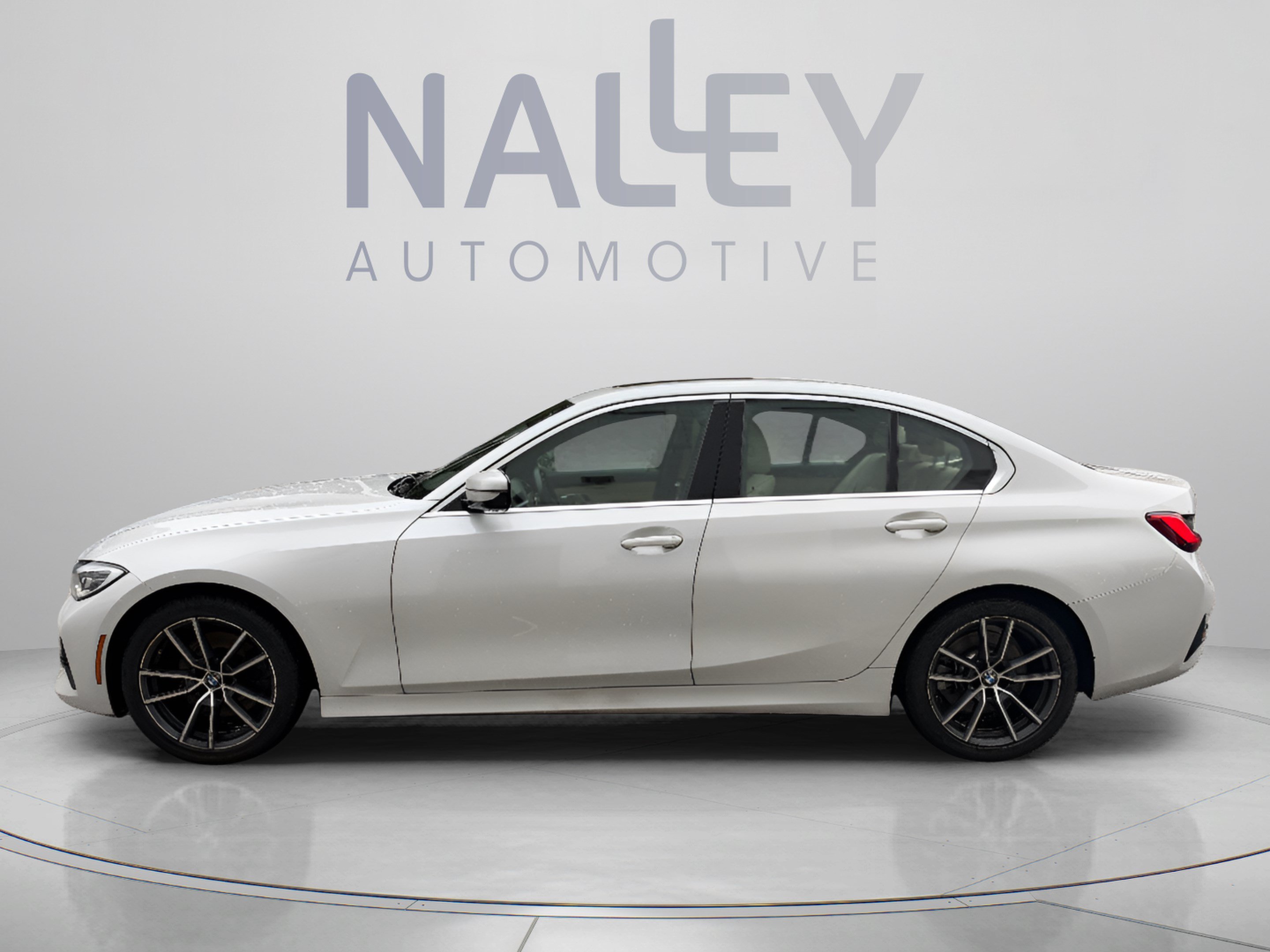 Used 2020 BMW 330i Sedan w/ Convenience Package RWD image 2