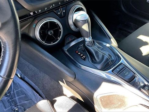 Used 2021 Chevrolet Camaro LT w/ RS Package image 17