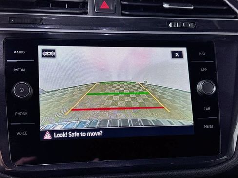 Used 2023 Volkswagen Tiguan SEL R-Line AWD/4WD image 18