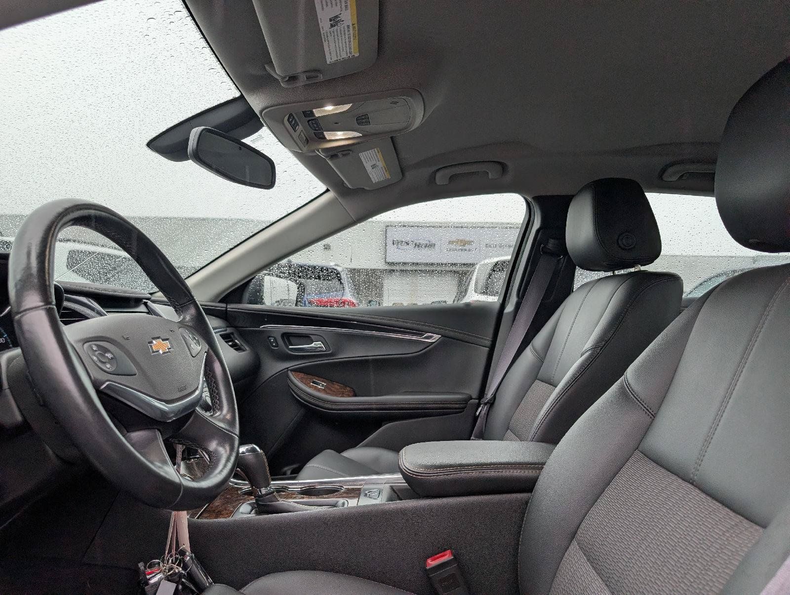 Used 2015 Chevrolet Impala LT w/ Convenience Package FWD image 8