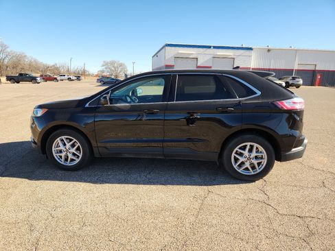Used 2024 Ford Edge SEL image 2