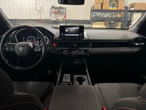 Used 2023 Honda Pilot Sport image 21