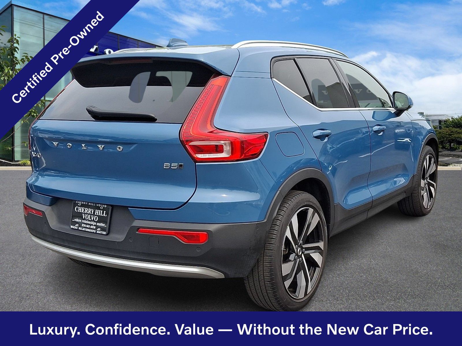 Certified 2023 Volvo XC40 B5 Plus w/ Climate Package AWD/4WD image 7