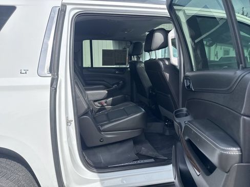 Used 2018 Chevrolet Suburban LT AWD/4WD image 21