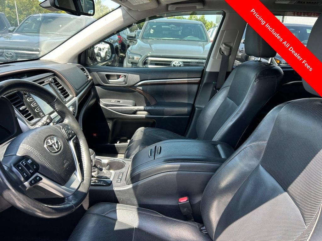 Used 2015 Toyota Highlander Limited Platinum FWD image 2