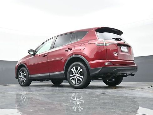 Used 2018 Toyota RAV4 LE image 40