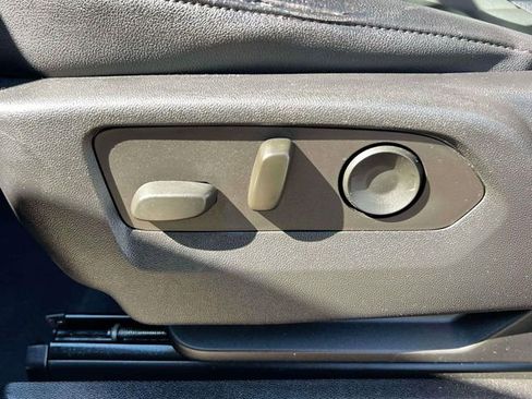 Used 2022 Chevrolet Tahoe LT w/ Luxury Package image 20