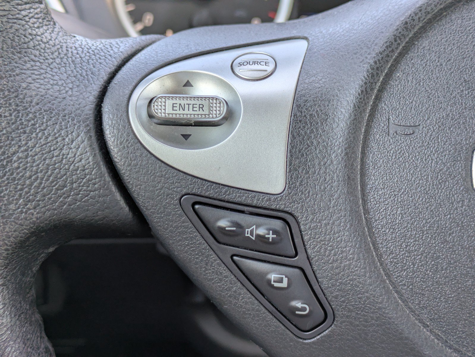 Used 2019 Nissan Sentra SV w/ Exterior Package FWD image 18