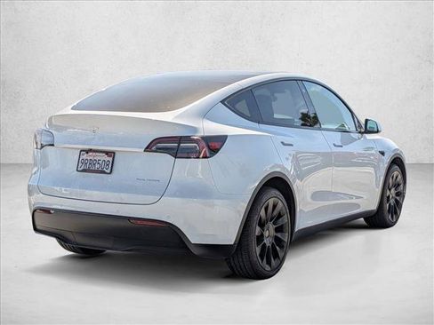 Used 2021 Tesla Model Y Long Range AWD/4WD image 5