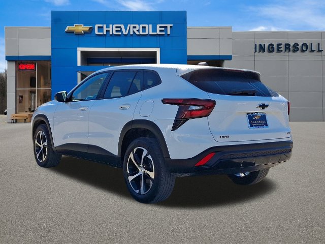 Used 2024 Chevrolet Trax RS w/ Driver Confidence Package FWD image 25