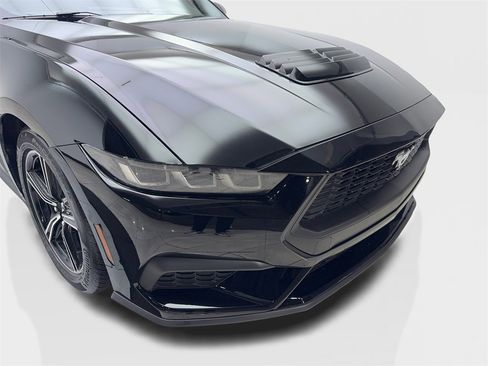 Used 2024 Ford Mustang Coupe image 17