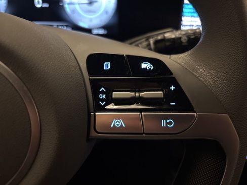 Used 2024 Hyundai Elantra SEL image 16